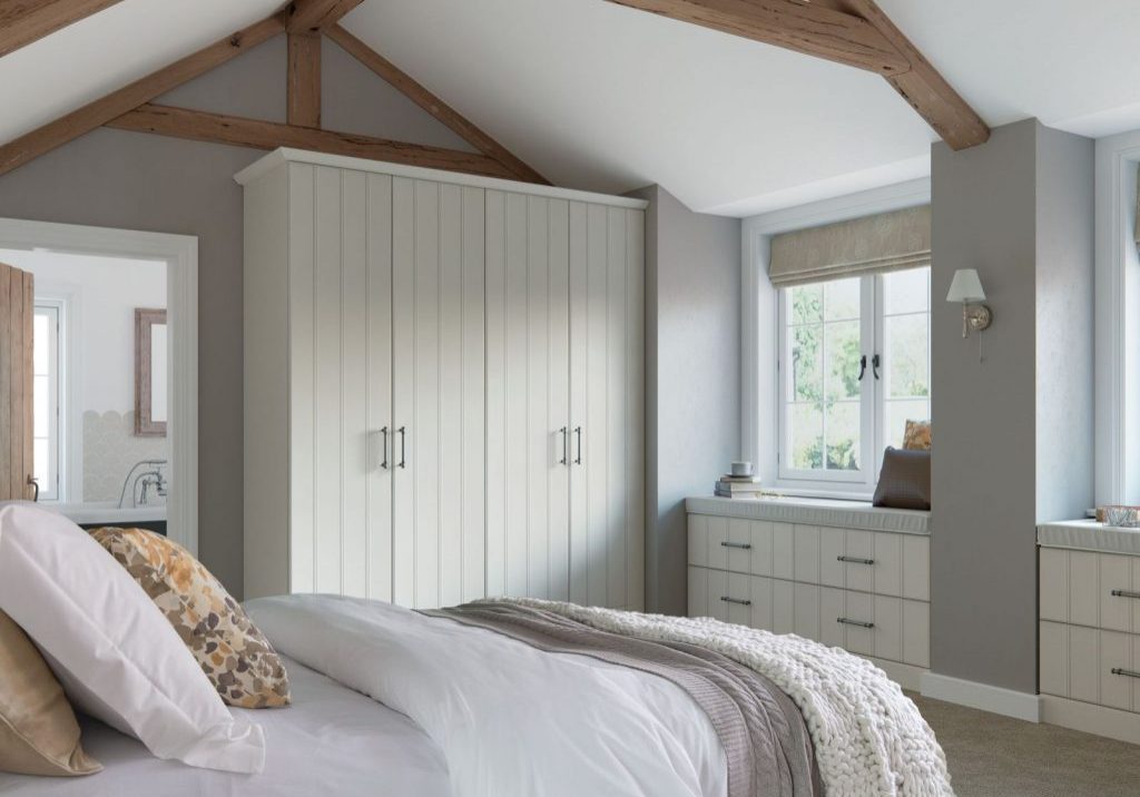 hinged13 Porcelain Pembrook